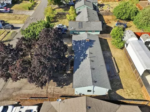 View/Area - 1099 Arcadia Dr, Eugene, OR 97401 photo 3 of 9