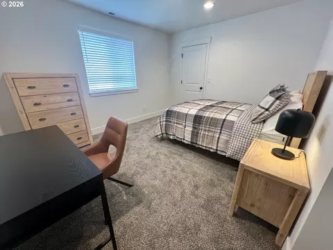 Bedroom - 2574 Brackenfern Rd, Eugene, OR 97403 photo 5 of 5