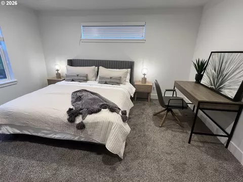 Bedroom - 2574 Brackenfern Rd, Eugene, OR 97403 photo 2 of 5