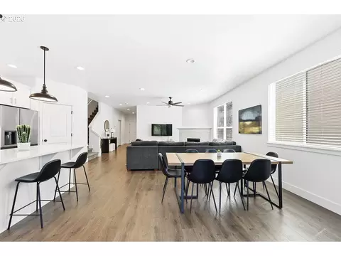 Dining - 2574 Brackenfern Rd, Eugene, OR 97403 photo 3 of 3