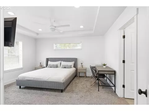 Bedroom - 2574 Brackenfern Rd, Eugene, OR 97403 photo 6 of 9