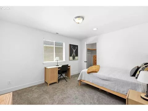Bedroom - 2574 Brackenfern Rd, Eugene, OR 97403 photo 9 of 9