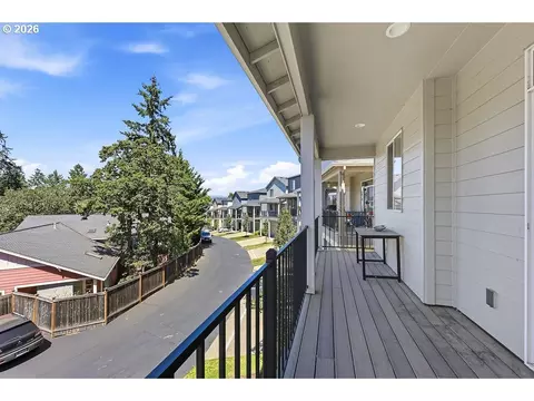 Exterior - 2574 Brackenfern Rd, Eugene, OR 97403 photo 4 of 4