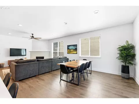 Dining - 2574 Brackenfern Rd, Eugene, OR 97403 photo 2 of 3