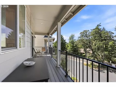 Exterior - 2574 Brackenfern Rd, Eugene, OR 97403 photo 2 of 4