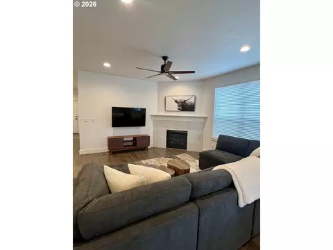 Living - 2574 Brackenfern Rd, Eugene, OR 97403 photo 2 of 2