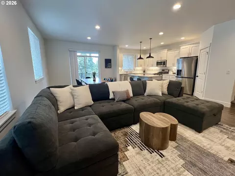 Living - 2574 Brackenfern Rd, Eugene, OR 97403 photo 1 of 2