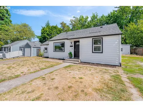 1718 NE Walnut Ave, Wood Village, OR 97060