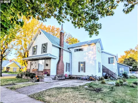 1802 3rd St, La Grande, OR 97850