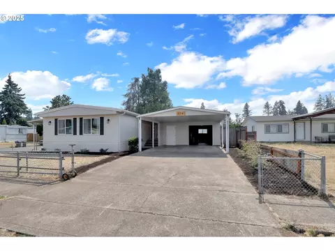 578 S 53rd St, Springfield, OR 97478