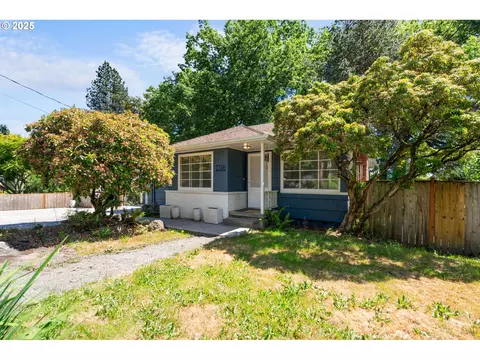 2316 SW Troy St, Portland, OR 97219