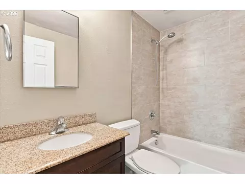 Bath - 331 NW 14th Ave, Camas, WA 98607 photo 3 of 4