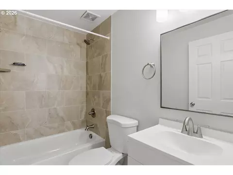 Bath - 331 NW 14th Ave, Camas, WA 98607 photo 1 of 2