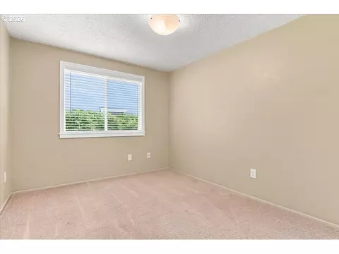 Bedroom - 331 NW 14th Ave, Camas, WA 98607 photo 3 of 4