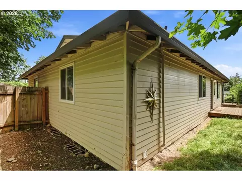 Exterior - 331 NW 14th Ave, Camas, WA 98607 photo 3 of 3