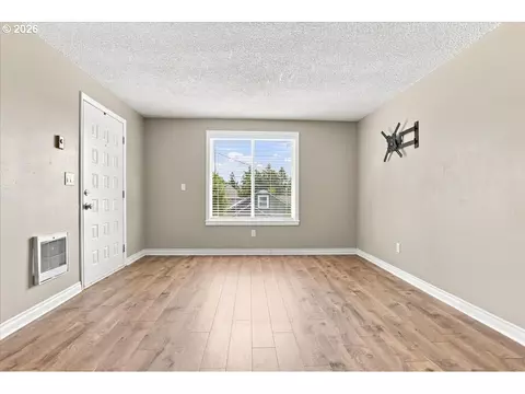 Living - 331 NW 14th Ave, Camas, WA 98607 photo 4 of 5
