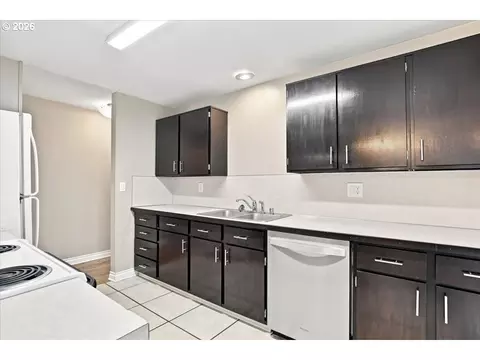 Kitchen - 331 NW 14th Ave, Camas, WA 98607 photo 4 of 5