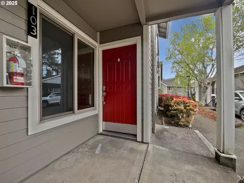 86 Kingsgate Rd #F103, Lake Oswego, OR 97035