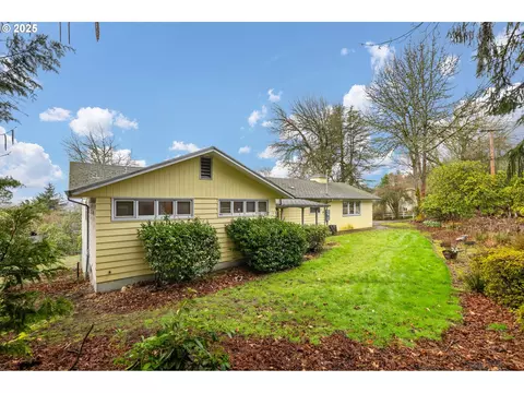 3530 SW Tunnelwood St, Portland, OR 97221
