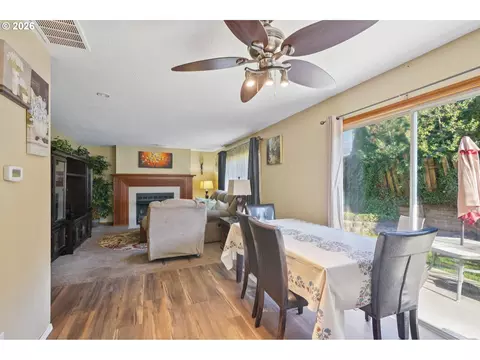 Dining - 800 SE Greenway Dr, Gresham, OR 97080 photo 1 of 3