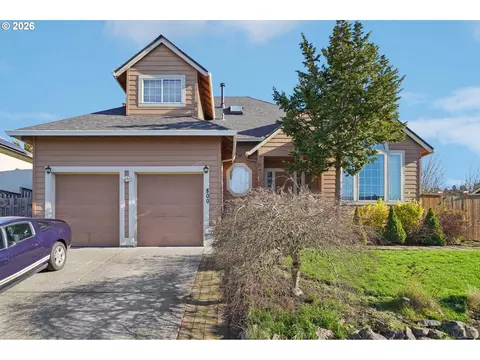 Exterior - 800 SE Greenway Dr, Gresham, OR 97080 photo 2 of 8