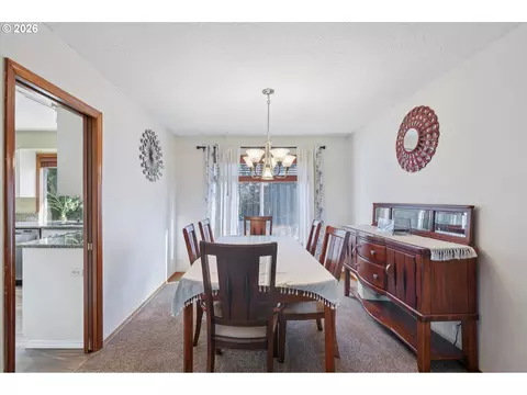 Dining - 800 SE Greenway Dr, Gresham, OR 97080 photo 2 of 3