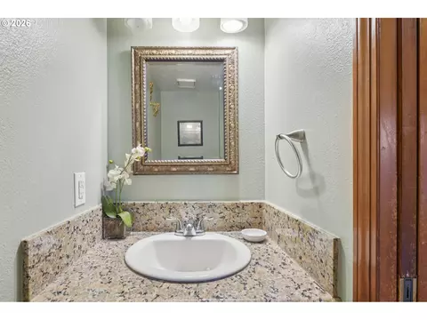 Bath - 800 SE Greenway Dr, Gresham, OR 97080 photo 1 of 4