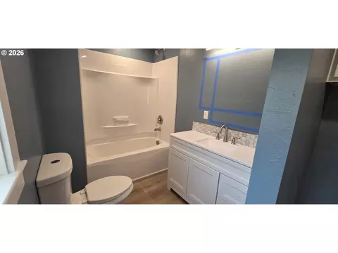 Bath - 867 S 3rd St, Union, OR 97883 photo 1 of 5