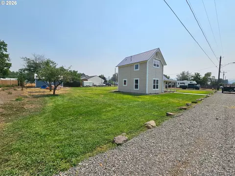 Exterior - 867 S 3rd St, Union, OR 97883 photo 1 of 1