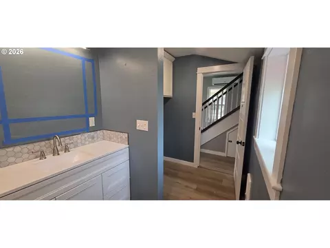 Entry Way - 867 S 3rd St, Union, OR 97883 photo 1 of 1