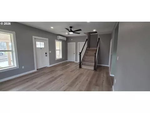 Living - 867 S 3rd St, Union, OR 97883 photo 1 of 1