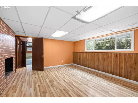 Other - 586 SW 6th St, Gresham, OR 97080 photo 5 of 9