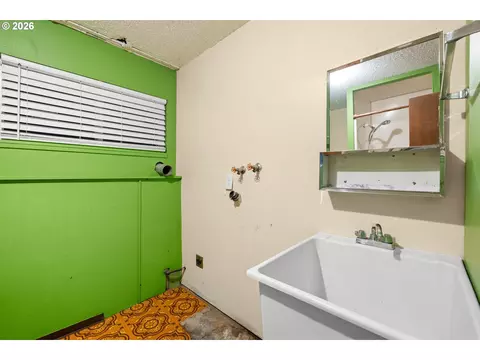 Other - 586 SW 6th St, Gresham, OR 97080 photo 8 of 9