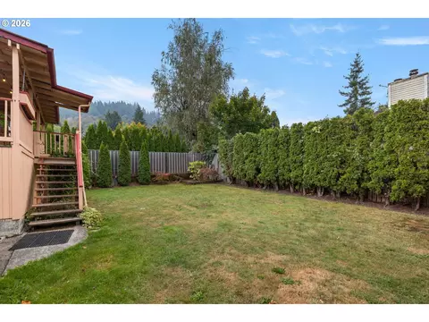Exterior - 586 SW 6th St, Gresham, OR 97080 photo 5 of 7