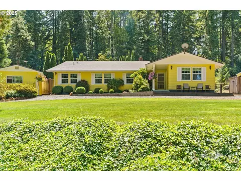 38754 Place Rd, Fall Creek, OR 97438