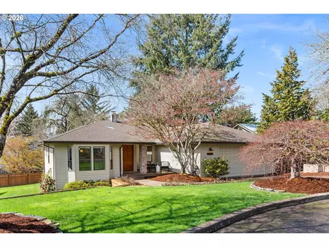 4674 SW Flower Pl, Portland, OR 97221