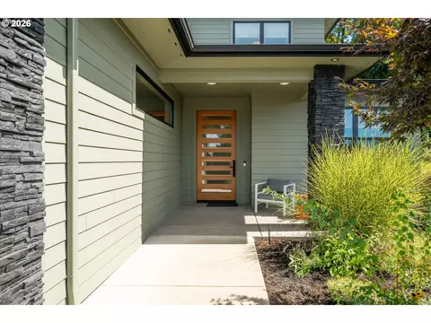 Entry Way - 1179 Hyde Park Pl, Eugene, OR 97401 photo 1 of 2