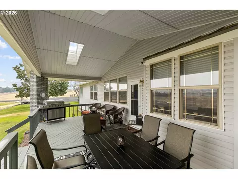 Exterior - 70961 Arabian Dr, Pendleton, OR 97801 photo 5 of 6