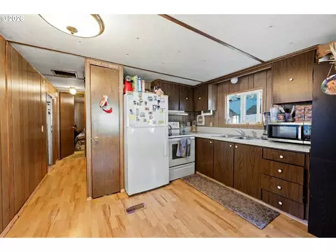 Kitchen - 3950 Coburg Rd #11, Eugene, OR 97408 photo 1 of 2