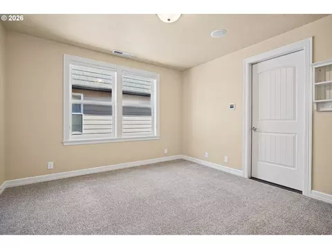 Bedroom - 2240 Turnberry Ct, Eugene, OR 97401 photo 7 of 8