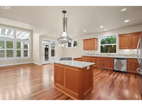 Kitchen - 2240 Turnberry Ct, Eugene, OR 97401 photo 4 of 5