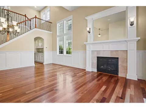 Living - 2240 Turnberry Ct, Eugene, OR 97401 photo 4 of 11