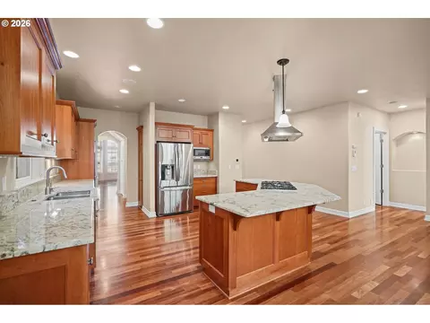 Kitchen - 2240 Turnberry Ct, Eugene, OR 97401 photo 3 of 5