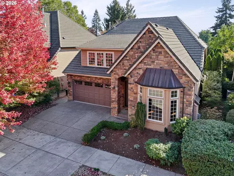 Exterior - 2240 Turnberry Ct, Eugene, OR 97401 photo 3 of 6