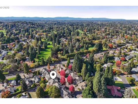 View/Area - 2240 Turnberry Ct, Eugene, OR 97401 photo 1 of 2