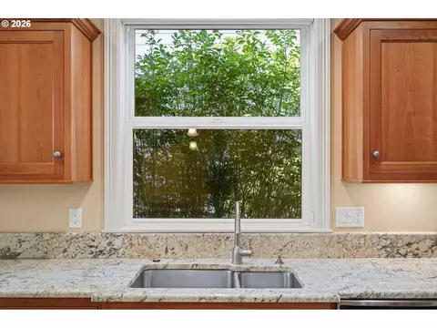 Kitchen - 2240 Turnberry Ct, Eugene, OR 97401 photo 5 of 5