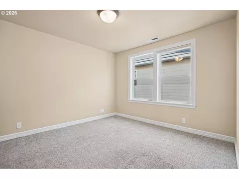 Bedroom - 2240 Turnberry Ct, Eugene, OR 97401 photo 5 of 8