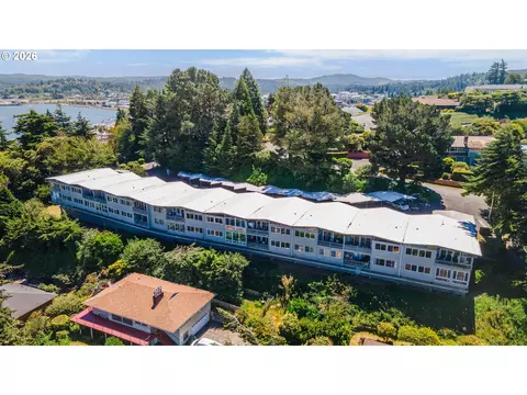 290 N 3rd Ct # 7, Coos Bay, OR 97420