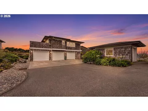 865 SW Portland Ave, Bandon, OR 97411
