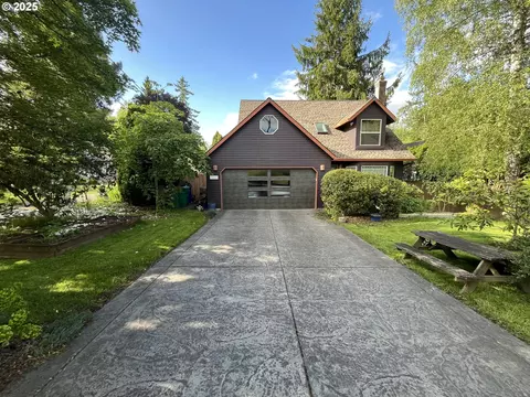 3241 SW Spring Garden St, Portland, OR 97219